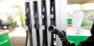 Maximalizálja a kormány a benzin és a gázolaj literenkénti árát! Maximalizalja a kormany a benzin es a gazolaj literenkenti arat