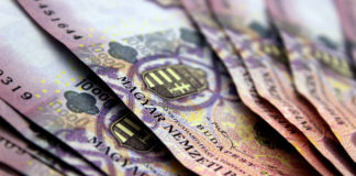 Már 50 milliárd forintnyi adót igényeltek vissza adóbevallásaikban a gyermeket nevelő szülők Mar 50 milliard forintnyi adot igenyeltek vissza adobevallasaikban a gyermeket nevelo szulok