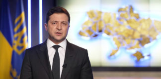 Zelenszkij átadta az uniós csatlakozási dokumentumokat Zelenszkij atadta az unios csatlakozasi dokumentumokat