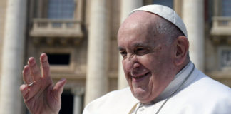 FERENC PÁPA TOVÁBB SZIGORÍTOTTA AZ EGYHÁZON BELÜLI VISSZAÉLÉSEKRE VONATKOZÓ SZABÁLYOKAT 03.26