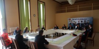 SAJTÓREGGELIT TARTOTT A RENDŐRSÉG TATABÁNYÁN 04.05