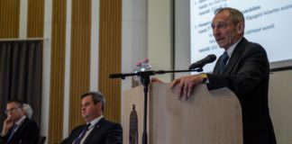 ORSZÁGOS KÓRHÁZI VEZETŐI ÉRTEKEZLETET TARTOTT PINTÉR SÁNDOR BELÜGYMINISZTER 04.13