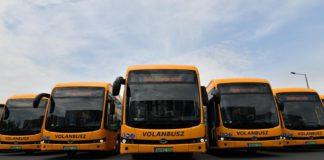 KOMÁROMBAN GYÁRTOTT BUSZOKAT ADTAK ÁT ZALAEGERSZEGEN 06.04