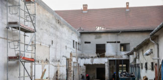 ÉPÜL A KÖNYVTÁR ÚJ OTTHONA TATÁN 1110