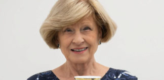 ÉLETMŰDÍJAT KAPOTT A MAGYAR TELEVÍZIÓZÁS LEGENDÁJA 12.10