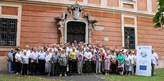 Összeköt a történelem image